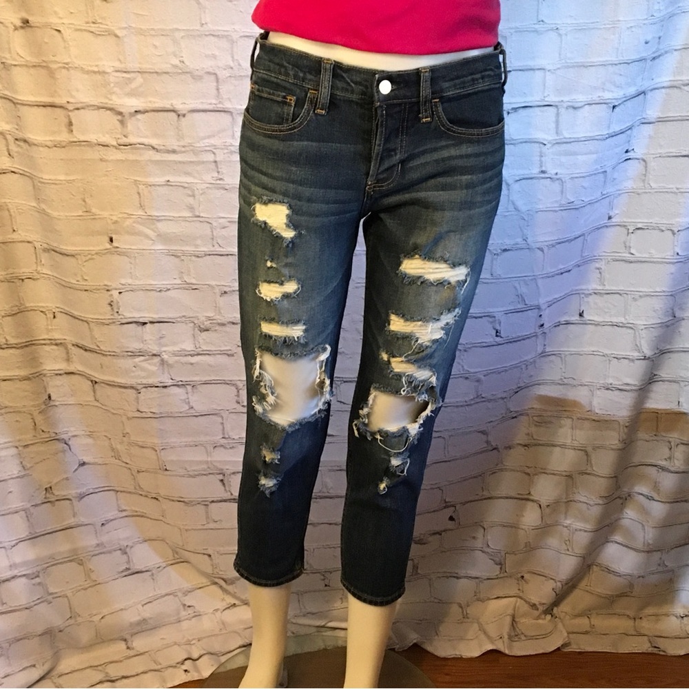 Ladies or junior Holloster holy jeans size 26W 24L